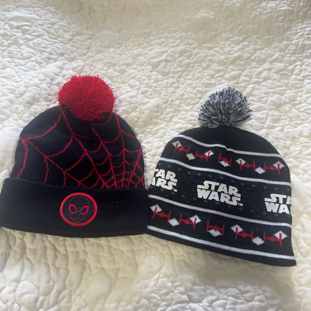 Marvel Black and White Beanie Duo